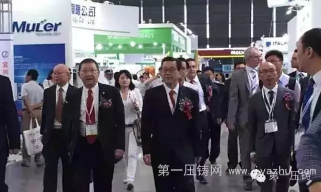 力勁集團創(chuàng)辦人劉相尚先生（中）應邀出席本屆展會開幕式